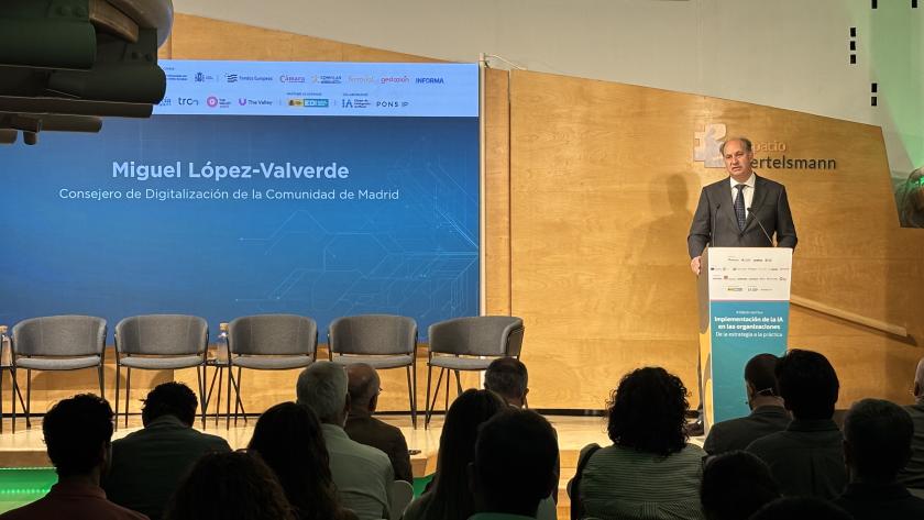 El consejero Miguel López-Valverde durante el Foro Implementación de la IA de la Asociación DigitalES