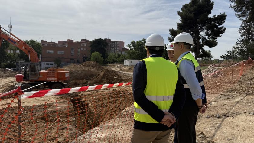 El consejero Rodrigo en la urbanización de la UVA de Hortaleza