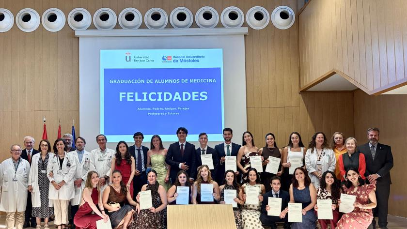 Alumnos, profesores y representantes de la URJC y del Hospital de Móstoles Alumnos, profesores y representantes de la URJC y del Hospital de Móstoles