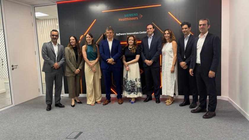 La consejera Fátima Matute durante la inauguración de la ampliación del Centro  de innovación y desarrollo de software de Siemens Healthineers 
