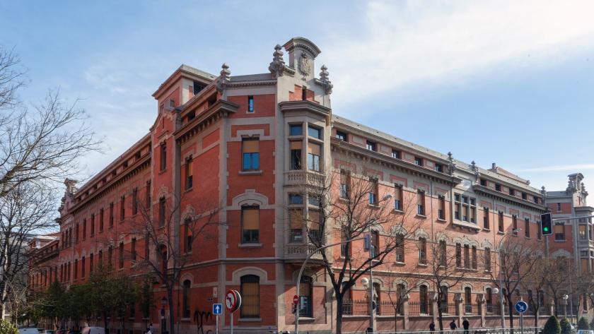 El Hospital Santa Cristina desde la calle O'Donell