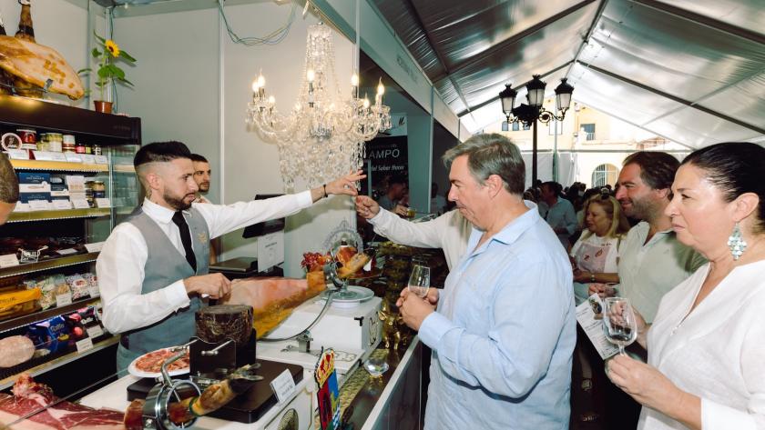 José Antonio Sánchez visita la Feria de la Huerta y el Vino de Villa del Prado José Antonio Sánchez visita la Feria de la Huerta y el Vino de Villa del Prado