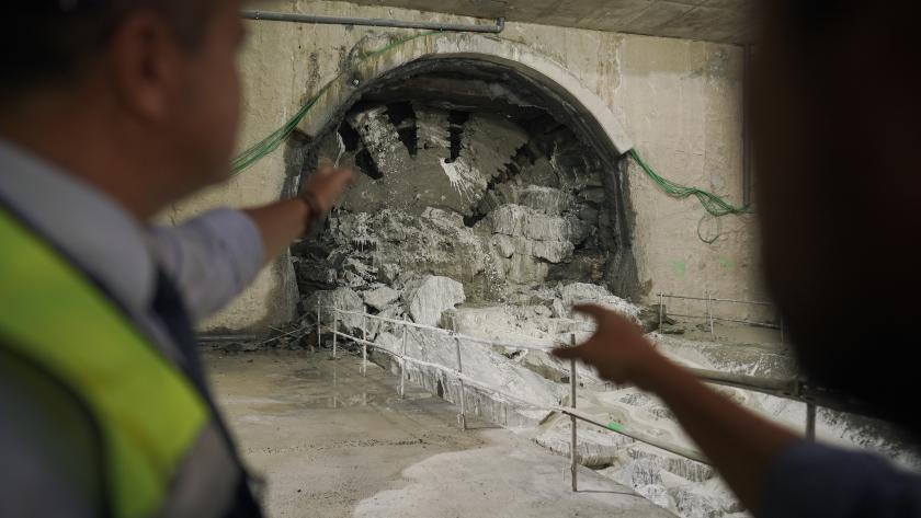 El consejero Jorge Rodrigo durante la unión de los dos frentes de excavación del túnel a la altura de la futura estación Madrid Río