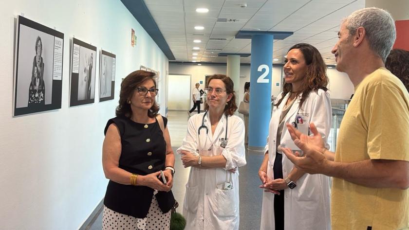 exposición fotográfica sobre osteoporosis en HUPHM