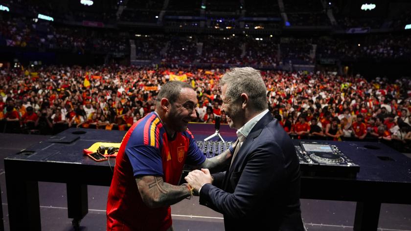 De Paco Serrano en la retransmisión de la final del Mundial de fútbol en el Movistar Arena De Paco Serrano en la retransmisión de la final del Mundial de fútbol en el Movistar Arena