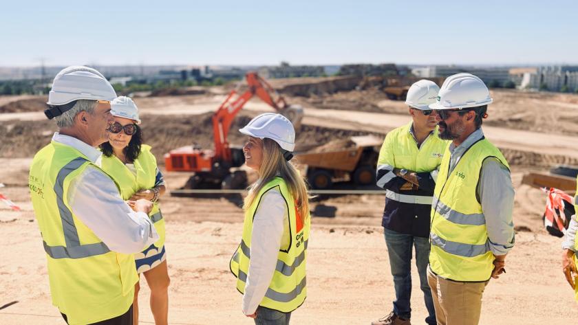 Albert visita las obras Urbanización Cerro del Baile La consejera Rocío Albert durante su visita a las obras Urbanización Cerro del Baile para conocer sus medidas de prevención frente a episodios de altas temperaturas
