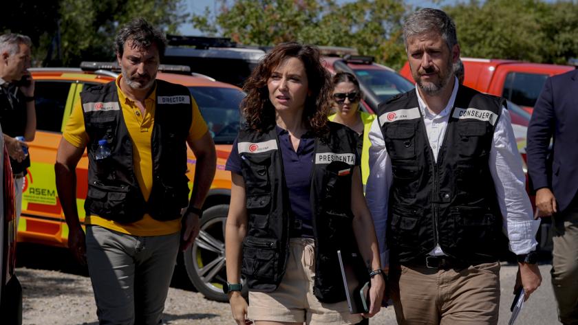 La presidenta Isabel Díaz Ayuso en el Puesto de Mando en Cenicientos