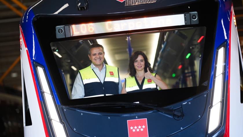Díaz Ayuso conoce el primer tren automático que prestará servicio en la Línea 6 de Metro en 2027 La presidenta Isabel Díaz Ayuso durante la visita para conocer el primer tren automático que prestará servicio en la Línea 6 de Metro en 2027