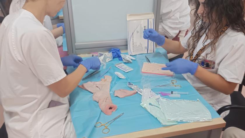 Distintas profesionales de Enfermería de Villarejo de Salvanés se forman en verano sobre prácticas clínicas Distintas profesionales de Enfermería de Villarejo de Salvanés se forman en verano sobre prácticas clínicas