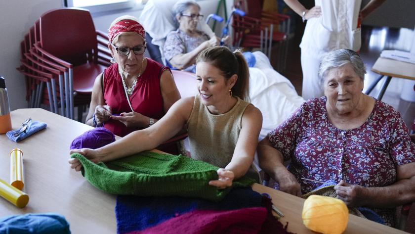 La consejera Ana Dávila durante su visita a la Residencia Villa del Prado