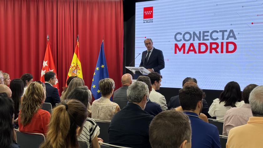 El consejero Miguel López-Valverde durante la presentación de una nueva plataforma pública gratuita que servirá de punto de encuentro para todo el ecosistema tecnológico 