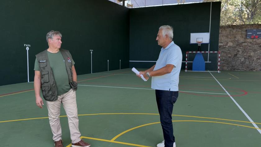Sánchez visita Braojos de la Sierra y Lozoya El viceconsejero José Antonio Sánchez durante visita en Braojos de la Sierra y Lozoya distintas actuaciones de mejora de infraestructuras públicas