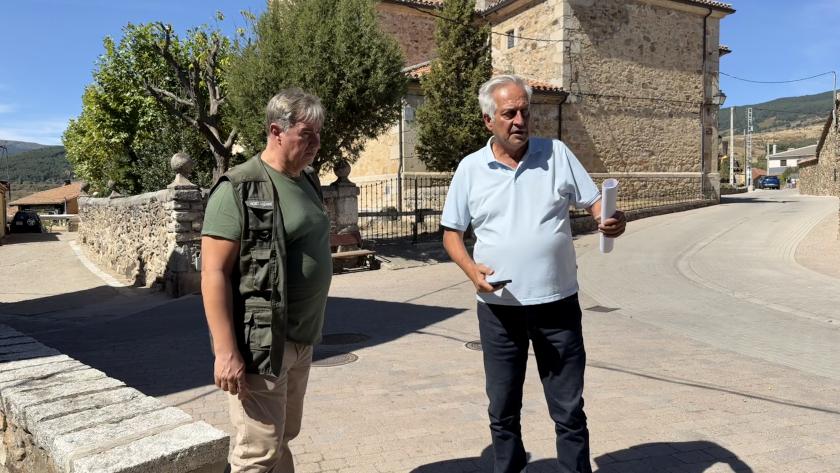 Sánchez visita Braojos de la Sierra y Lozoya El viceconsejero José Antonio Sánchez durante visita en Braojos de la Sierra y Lozoya distintas actuaciones de mejora de infraestructuras públicas
