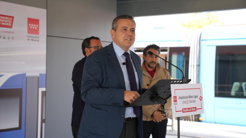 Rodrigo visita en Boadilla del Monte la sede de Metro Ligero Oeste El consejero Jorge Rodrigo durante su visita en Boadilla del Monte a la sede de Metro Ligero Oeste con motivo de su 20º aniversario