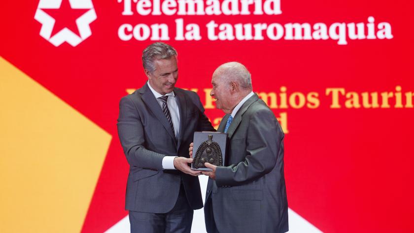 El consejero Carlos Novillo durante la entrega de los XXIV Premios Taurinos concedidos por Telemadrid a los triunfadores de la temporada de la pasada primavera en La Plaza de Las Ventas