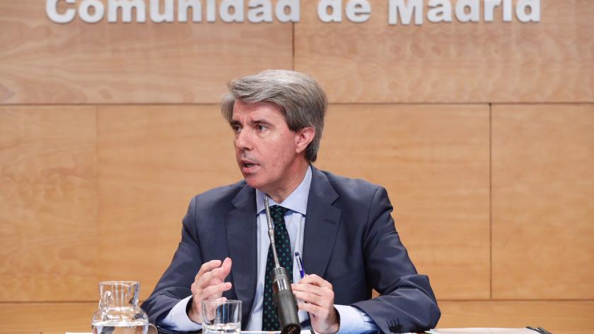 El presidente de la Comunidad de Madrid, Ángel Garrido, acompañado por el vicepresidente y portavoz del gobierno, Pedro Rollán y la consejera de Econ El presidente de la Comunidad de Madrid, Ángel Garrido, acompañado por el vicepresidente y portavoz del gobierno, Pedro Rollán y la consejera de Econ
