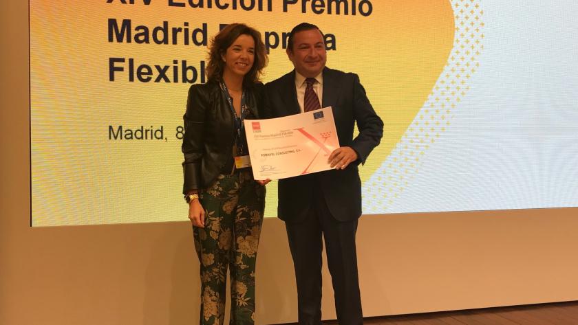 Paula Gómez-Angulo entrega los Premios ‘Madrid Empresa Flexible’ y los distintivos ‘Empresa más Igual’ y ‘Retribución más Igual’ Paula Gómez-Angulo entrega los Premios ‘Madrid Empresa Flexible’ y los distintivos ‘Empresa más Igual’ y ‘Retribución más Igual’