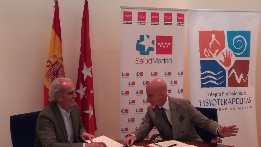 El consejero de Sanidad firma el acuerdo con el presidente del Colegio de Fisioterapeutas Acto de firma del consejero de Sanidad, Enrique Ruiz Escudero, con el presidente del Colegio de Fisioterapeutas