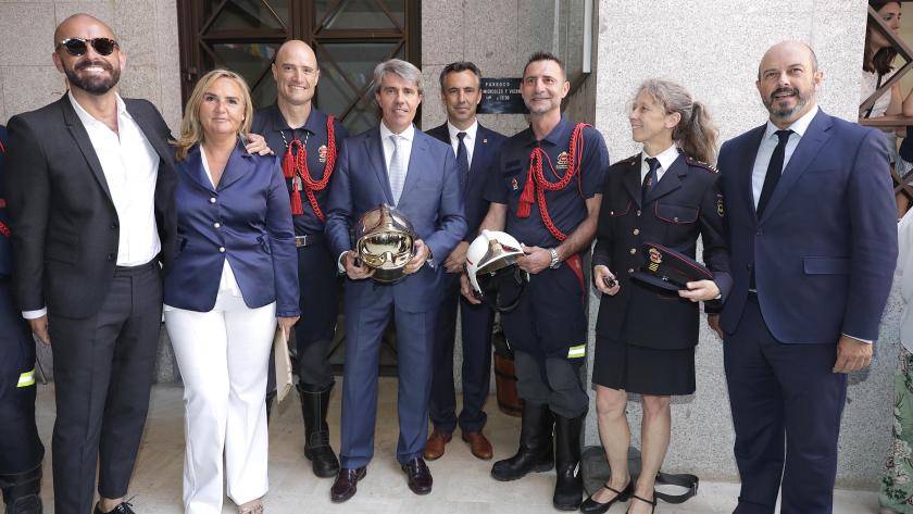 El Presidente Ángel Garrido junto a los miembros de su gobierno en las fiestas de La Paloma