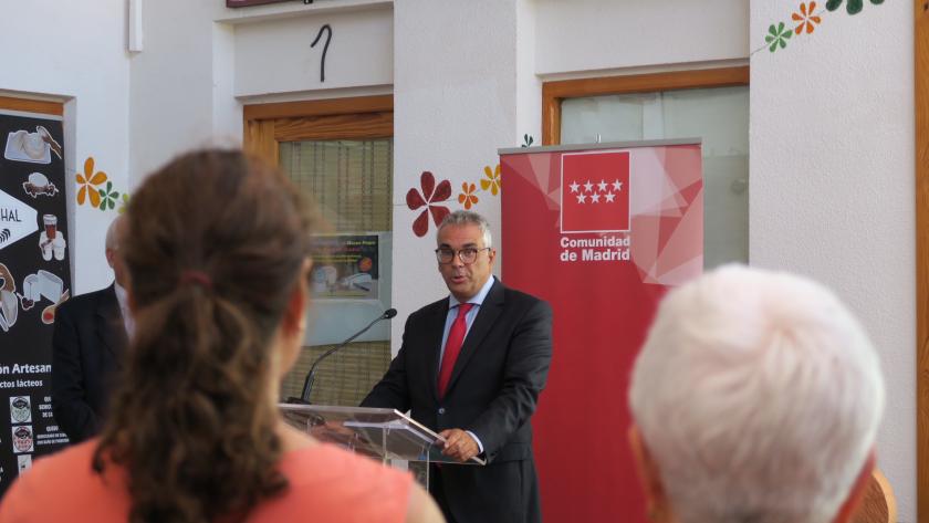 Izquierdo presenta una nueva web con quesos de la Comunidad de Madrid, accesible desde hoy a empresas y particulares Izquierdo presenta una nueva web con quesos de la Comunidad de Madrid, accesible desde hoy a empresas y particulares