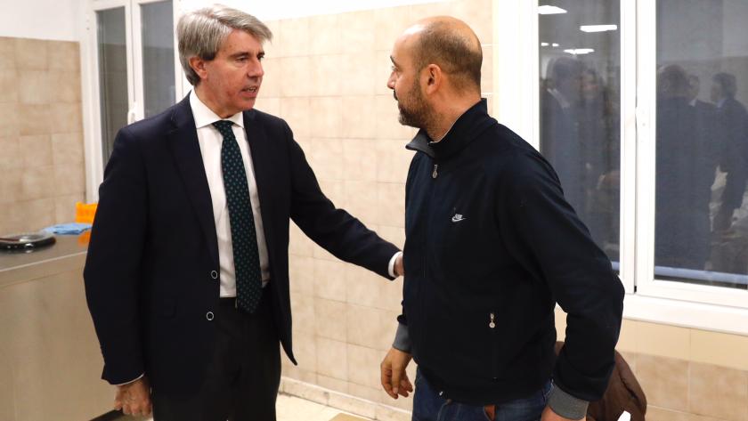 Ángel Garrido durante la visita Ángel Garrido durante la visita