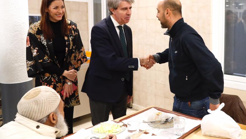 Ángel Garrido durante la visita Ángel Garrido durante la visita