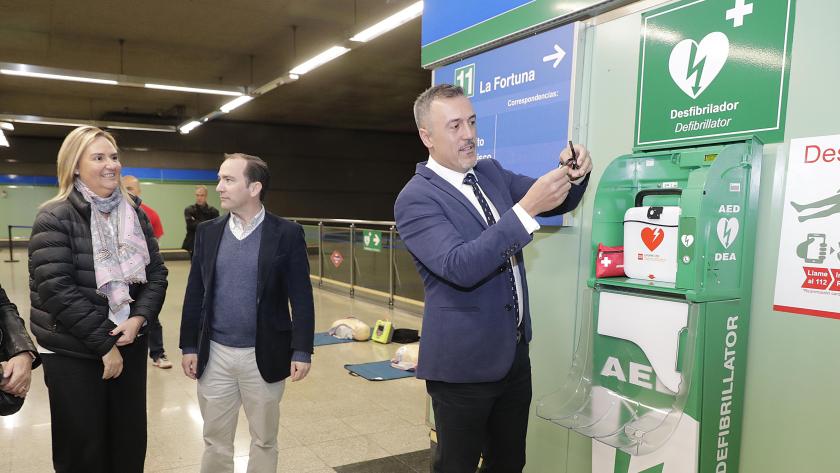 La Comunidad de Madrid finaliza la instalación de 259 desfibriladores en la red de Metro 