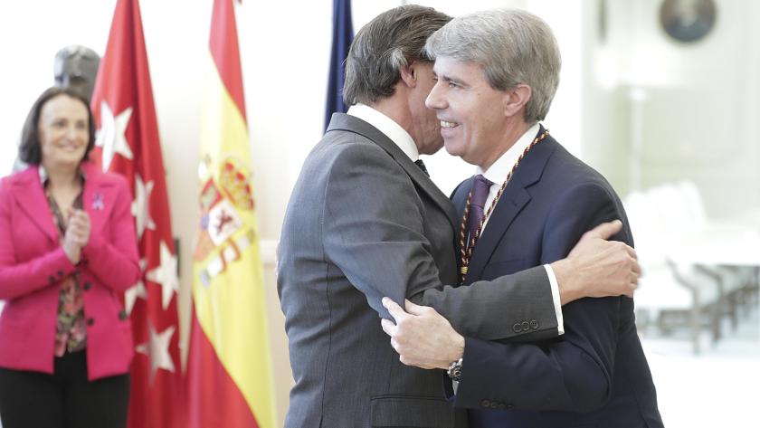 Garrido recibe la Medalla de Honor de Oro del Colegio de Procuradores de Madrid Garrido recibe la Medalla de Honor de Oro del Colegio de Procuradores de Madrid