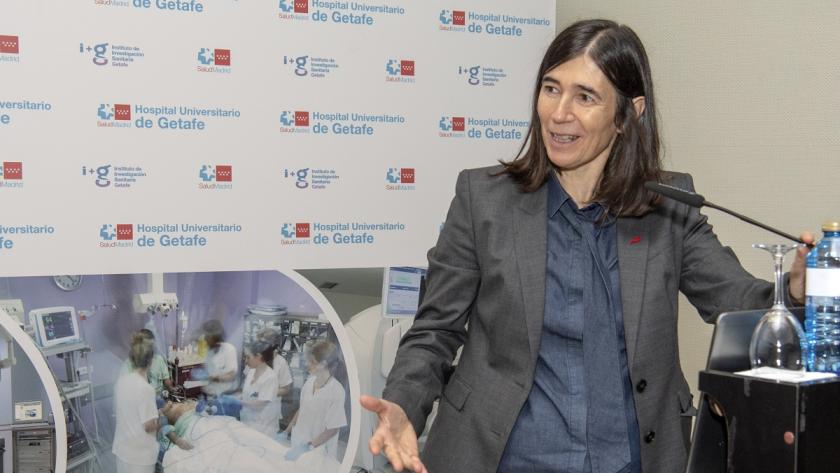 La Dra Blasco impartiendo la ponencia científica de la Jornada