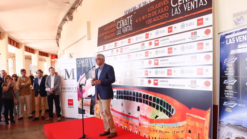 Carlos Izquierdo durante la presentación de la nueva edición