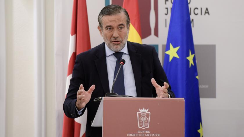 La Comunidad defiende un pacto de Estado que transforme la Justicia en la próxima legislatura Enrique López durante su intervención en el Foro Justicia ICAM