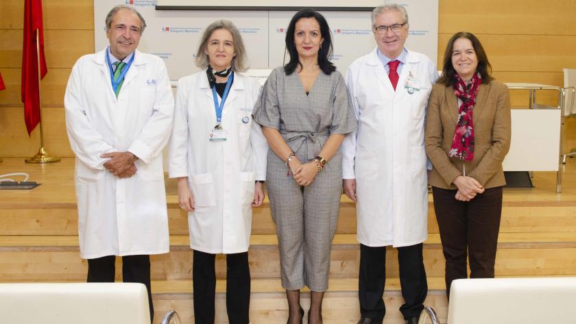 Sanidad premiará a centros con mayor cobertura de vacunación a los profesionales Foto de Familia de Participantes Jornada de Vacunación en el Hospital Gregorio Marañón
