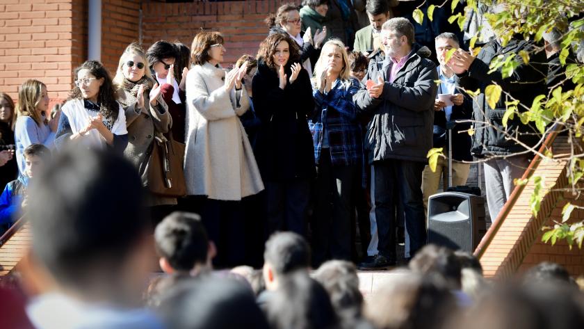Díaz Ayuso: Que los valores de Margarita Salas sigan impregnando el espíritu de la ciencia e investigación en Madrid Díaz Ayuso ha asistido al homenaje rendido a la científica por alumnos y profesores en el instituto Margarita Salas