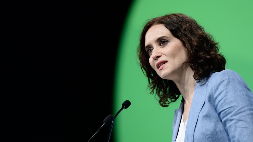 Díaz Ayuso: “La educación concertada no se va a modificar en la Comunidad de Madrid” Isabel Díaz Ayuso hablando a pie de micro