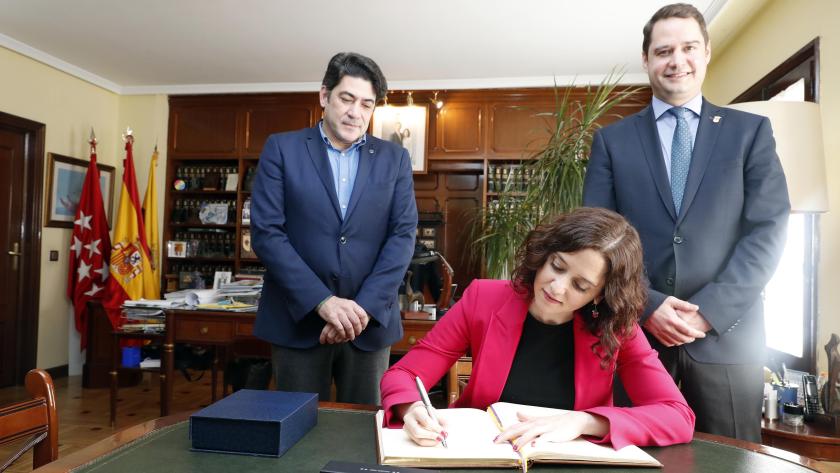 Isabel Díaz Ayuso durante su visita a Torrejón de Ardoz