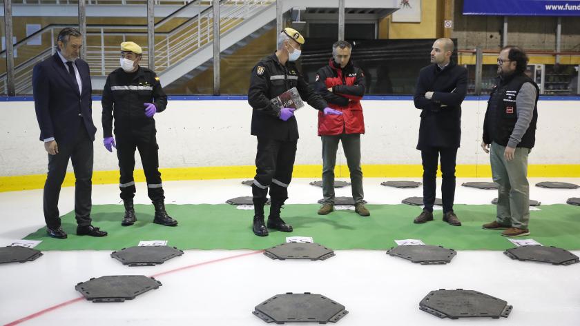 La Comunidad de Madrid habilita el Palacio de Hielo de Majadahonda para acoger a fallecidos por el COVID-19 Enrique López durante su visita al Palacio de Hielo de Majadahonda