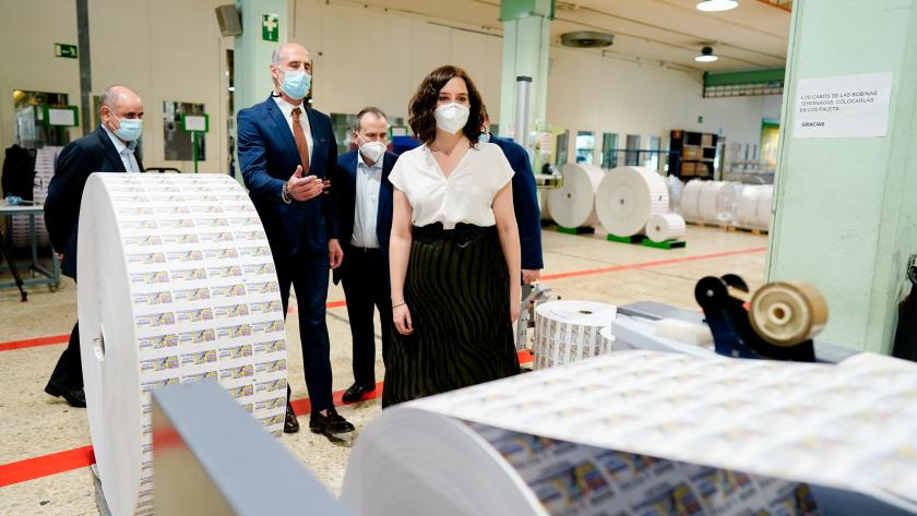 Isabel Díaz Ayuso durante su visita al Centro Logístico de la ONCE