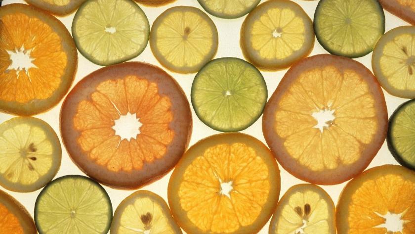 rodajas de alimentos cítricos