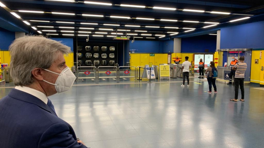 Ángel Garrido presenta la nueva funcionalidad de la app de Metro Ángel Garrido en Metro de Madrid