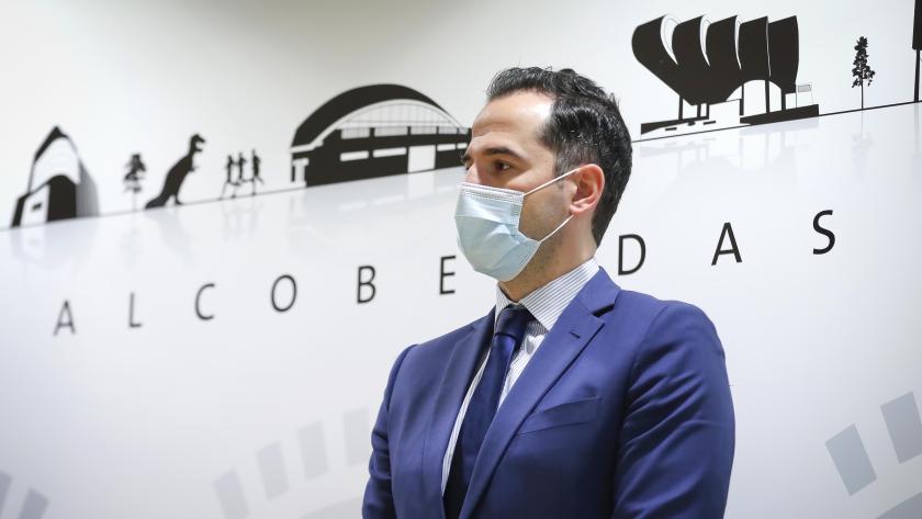 Aguado: “La transparencia es el mejor antídoto contra la desafección y la desconfianza de los ciudadanos” Ignacio Aguado durante el acto