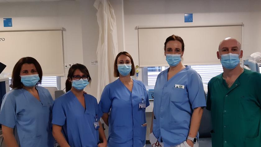 Parte del equipo de profesionales galardonados del servicio de diálisis del Hospital Universitario del Henares Integrantes del estudio