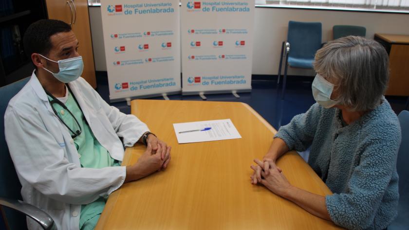 El Hospital de Fuenlabrada implanta un dispositivo para valorar el estado psicológico de los pacientes con cáncer