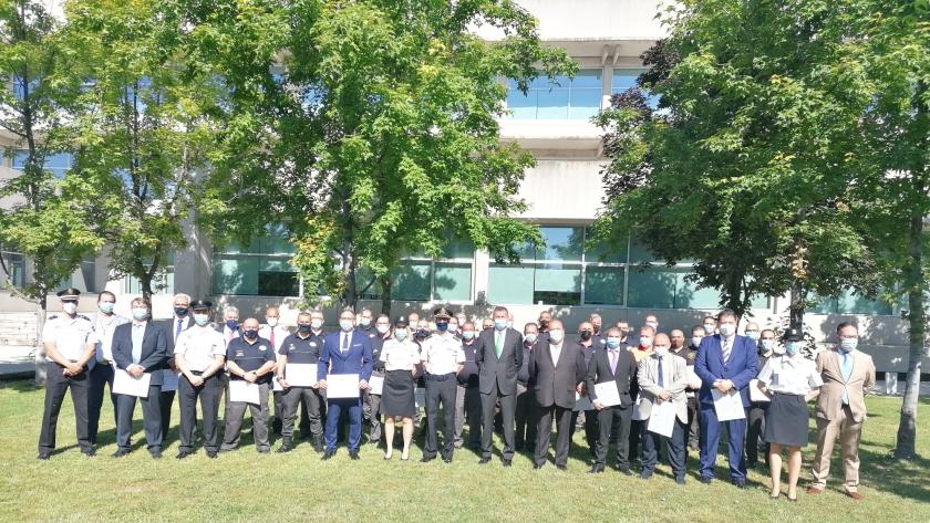 Entrega de Menciones honoríficas de la Policía Nacional a personal de seguridad del SERMAS