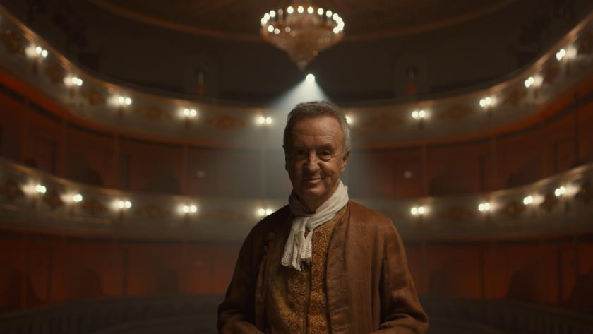 Celebramos el 250 aniversario del teatro Real Coliseo Carlos III Fotografía de un actor en el escenario