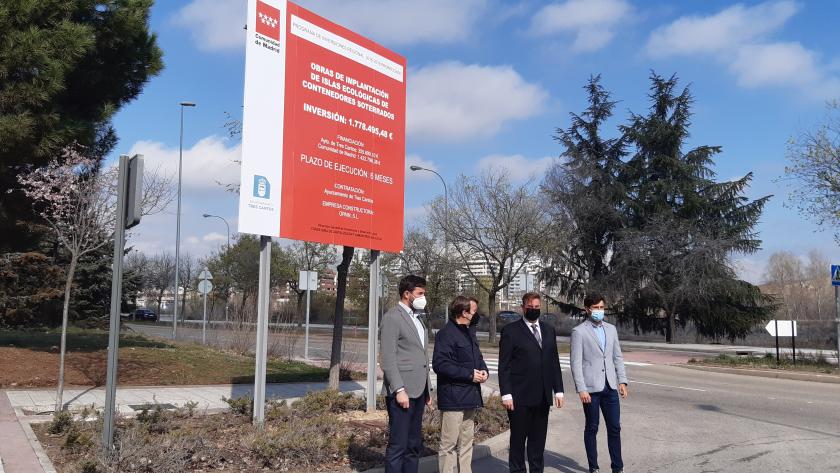 El viceconsejero acompañado por el alcalde de la ciudad tricantina, Jesús Moreno
