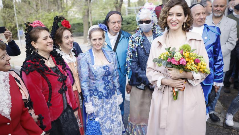 La presidenta Isabel Díaz Ayuso preside la ofrenda floral a los Héroes del 2 de Mayo en el cementerio de la Florida 2 de mayo de La presidenta durante el acto