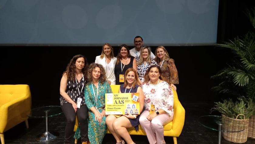 Premio Nacional de la Comunicación oral de la Unidad de Atención al Usuario de Centro deSalud Navas del Rey Foto de los profesionales premiados en el congreso de Administrativos de la Salud
