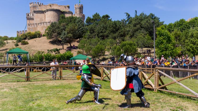 Imagen de un momento del espectáculo de combates medievales en Manzanares El Real