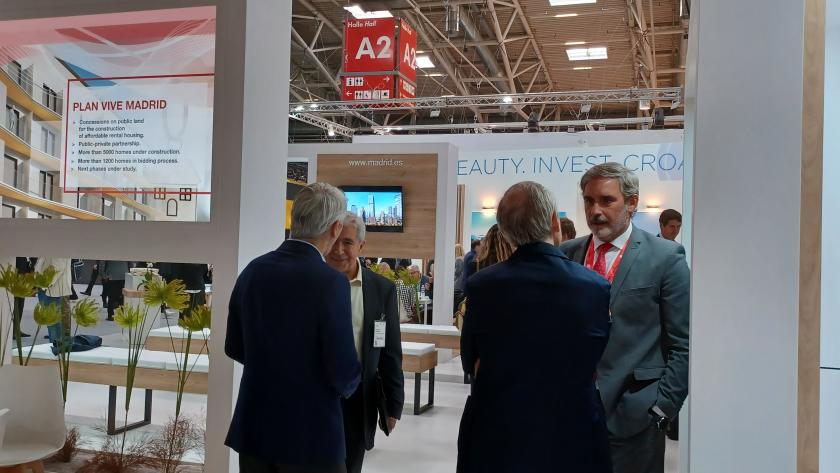 La Comunidad se reúne en Múnich con inversores alemanes y estadounidenses interesados en el Plan Vive y Madrid Nuevo Norte El viceconsejero en la feria