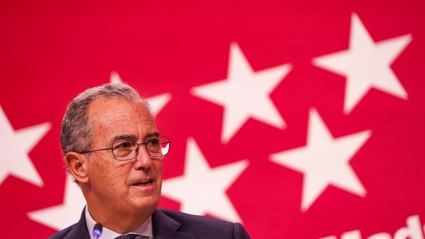 La Comunidad de Madrid triplica la inversión en ayudas este año para autónomos y emprendimiento en la región El vicepresidente durante la rueda de prensa